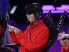 电竞选手如何维护自身形象：言行谨慎与积极阳光的简单介绍