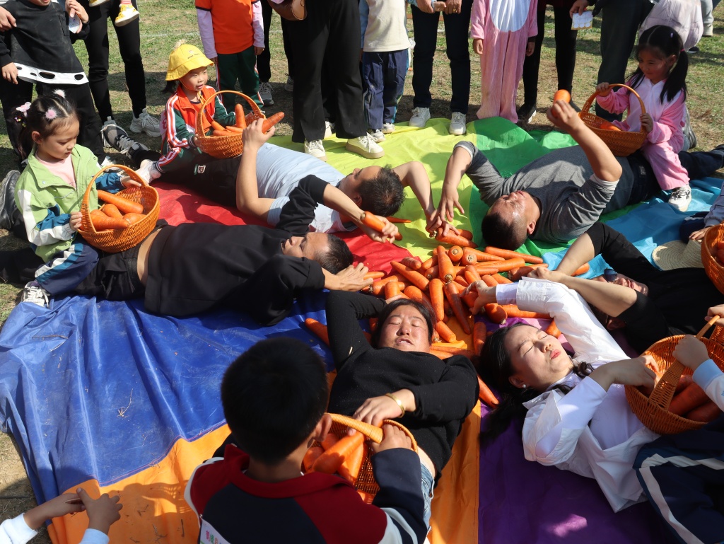 特色乡村骑马摘果比赛,运动与传统农事结合的简单介绍 特色乡村骑马摘果比赛,运动与传统农事结合的简单介绍